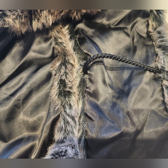 Parkhurst Faux Fur Scarf and Matching Headband - Picture 7 of 11